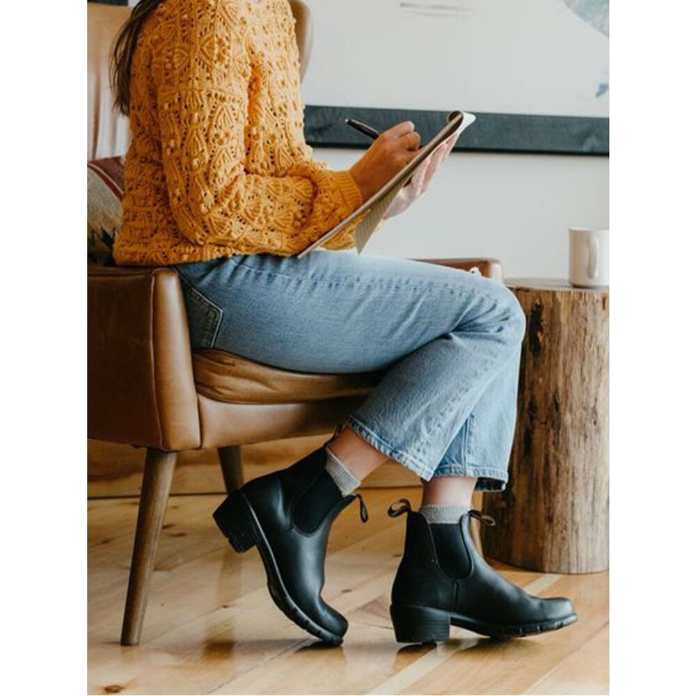 Blundstone Women’s Series #1671 Heeled Black Leather Chelsea Boots